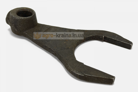 Вилка переключения 1,2,4 передачи и заднего хода КПП ЮМЗ 36-1702024